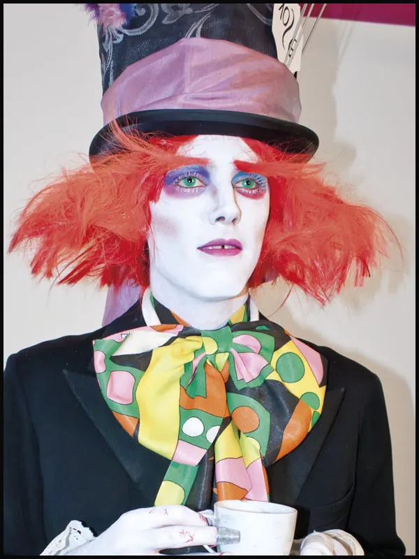 Silberarbeit - Make-up Ausbildung